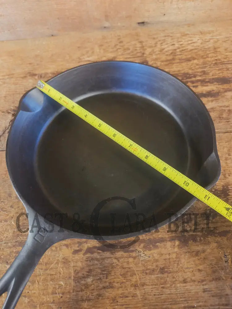 1930’s Griswold #8 Cast Iron Skillet with Large Block Logo 704 G - Skillet