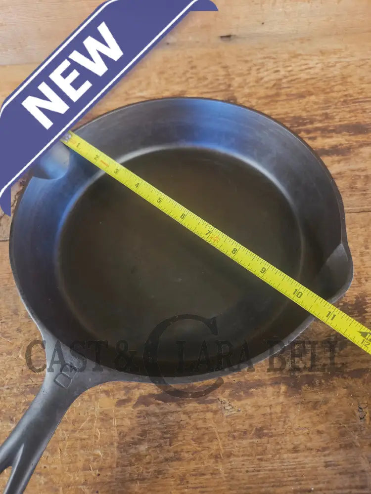 1930’s Griswold #8 Cast Iron Skillet with Large Block Logo 704 G - Skillet