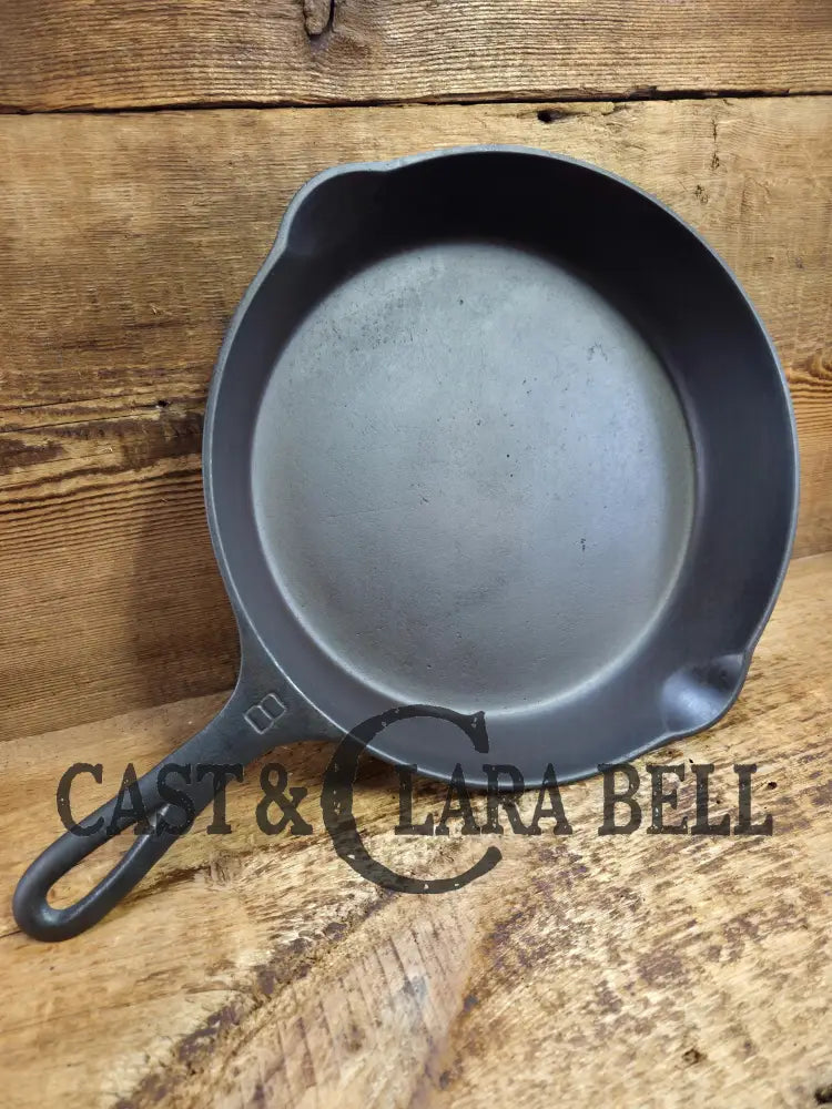 1930’s Griswold #8 Cast Iron Skillet with Large Block Logo 704 S. Perfect for gas and electric cooktops! Skillet
