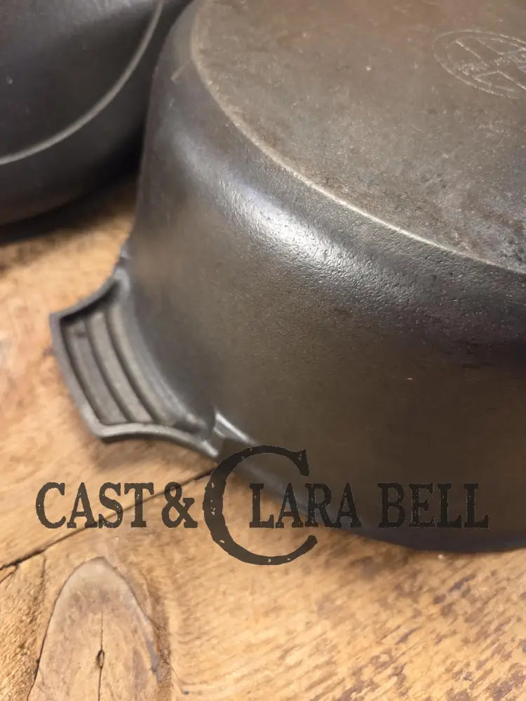 1930βs Griswold #8 Dutch Oven 2568 with matching Hinged Lid! Beautiful piece for your gourmet kitchen. Restored and