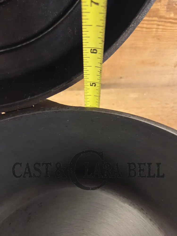 1930βs Griswold #8 Dutch Oven 2568 with matching Hinged Lid! Beautiful piece for your gourmet kitchen. Restored and