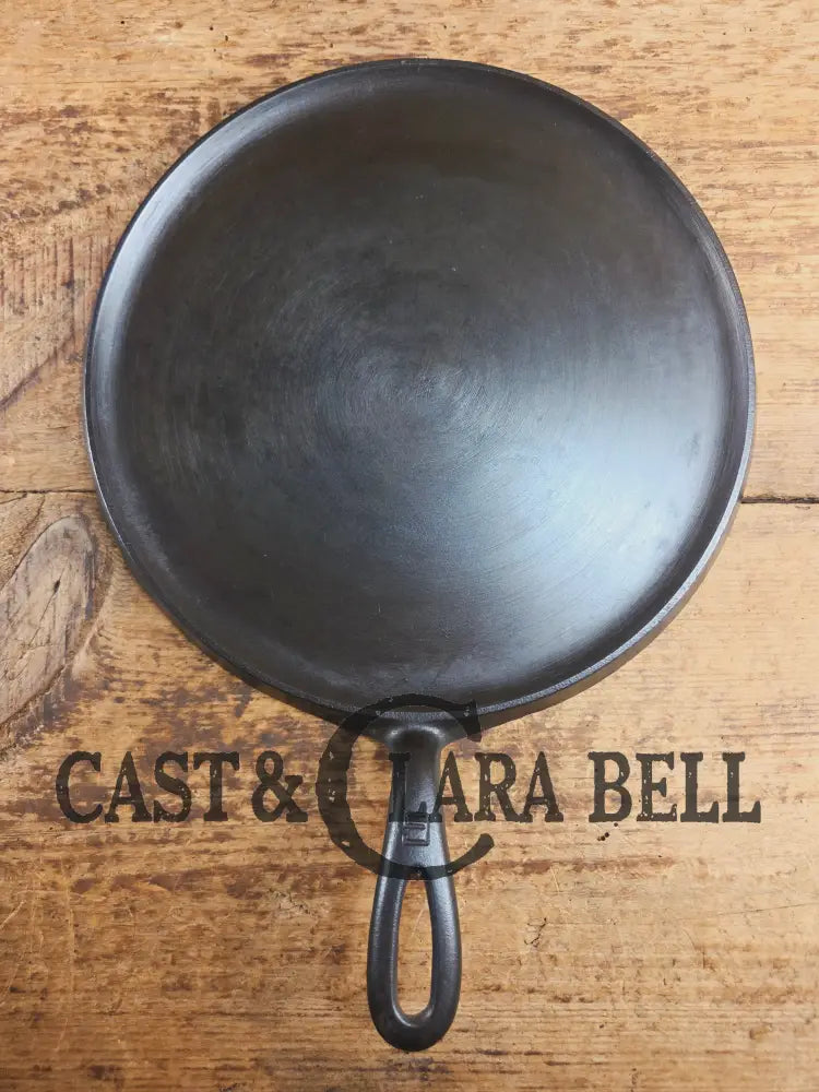 1930βs Griswold #9 Cast Iron Griddle Large Block logo βErie PA USA,β609ββ. Awesome for pancakes and grilled cheese!