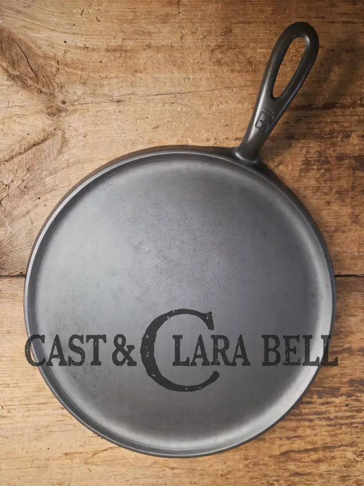 1930βs Griswold #9 Cast Iron Griddle Large Block logo βErie PA USA,β609ββ. Awesome for pancakes and grilled cheese!