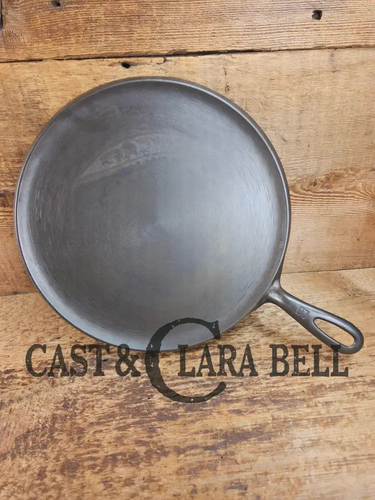 1930βs Griswold #9 Cast Iron Griddle Large Block logo βErie PA USA,β609ββ. Awesome for pancakes and grilled cheese!