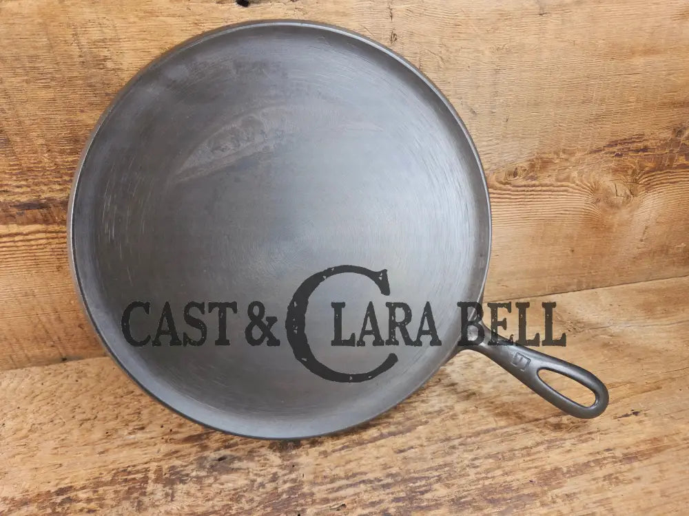 1930βs Griswold #9 Cast Iron Griddle Large Block logo βErie PA USA,β609ββ. Awesome for pancakes and grilled cheese!