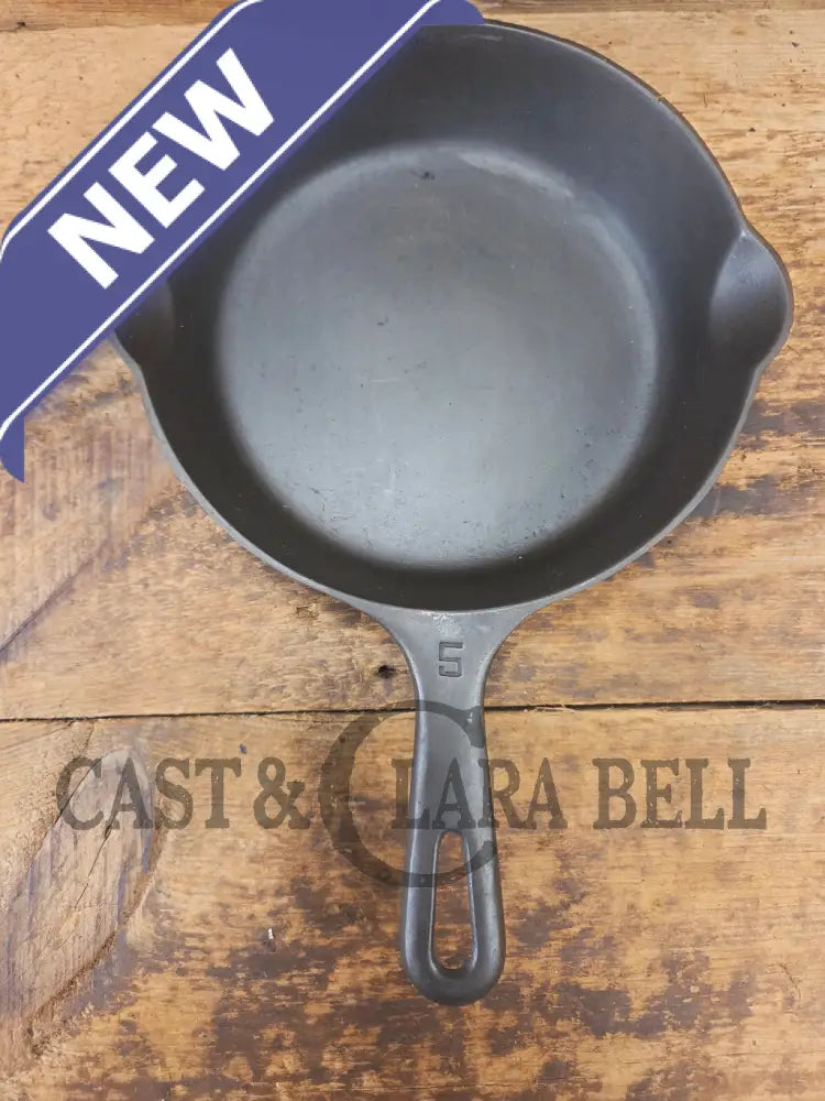 1930’s Griswold No. 5 Saute Skillet Small Logo Grooved Handle Smooth Bottom 724 - Skillet