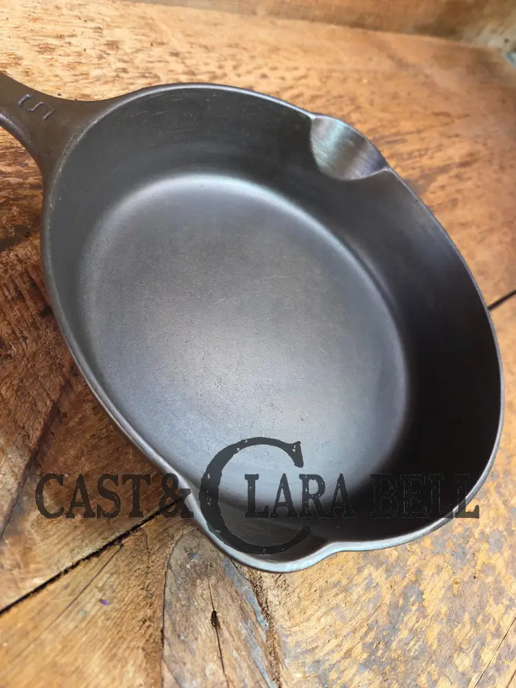 1930’s Griswold No. 5 Saute Skillet Small Logo Grooved Handle Smooth Bottom 724 Skillet