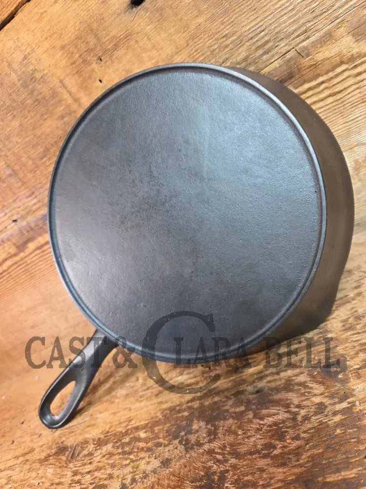 1930’s Unmarked Wagner #8 Skillet with Heat Ring. FANTASTIC daily user for a great price! - Skillet