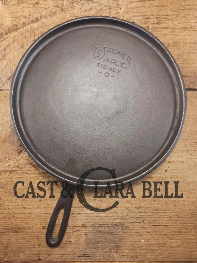 1930βs Wagner #9 Round Griddle Stylized Logo 1109 D. Perfect for grilled cheese omelettes and flat iron cooking!