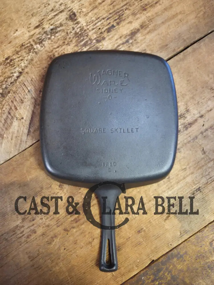 1930’s Wagner Square Skillet with Stylized Logo 1218 B. GREAT pan to have in the kitchen! Skillet
