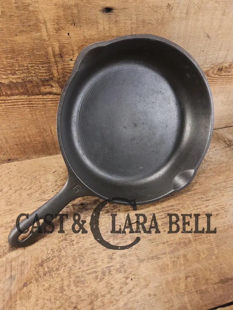 1930’s Wagner Unmarked #6 Cast Iron Sautee Skillet perfect first pan or daily user! Skillet