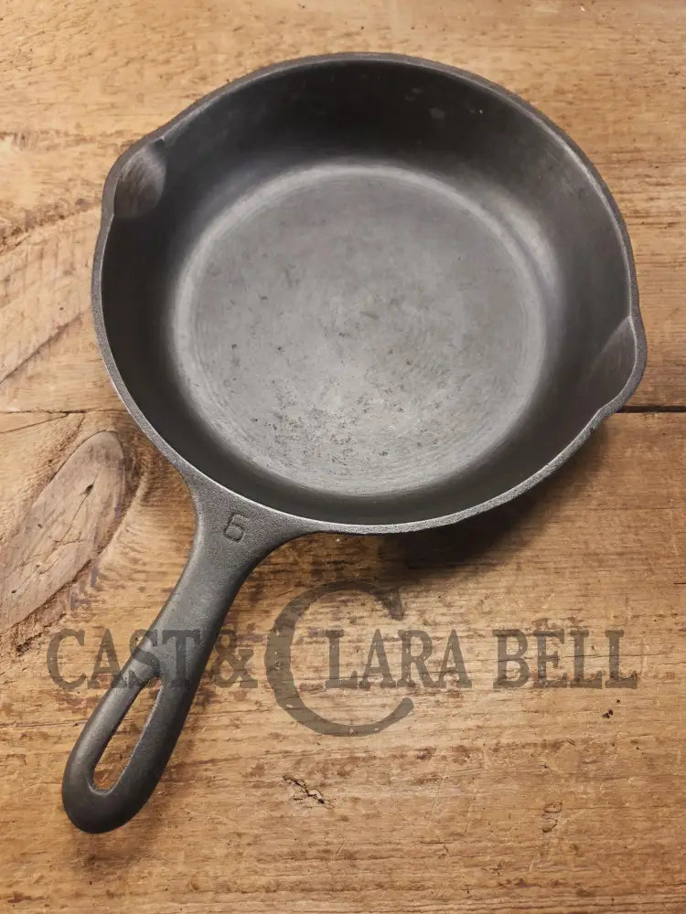 1930βs Wagner Unmarked #6 Cast Iron Sautee Skillet perfect first pan or daily user! Skillet