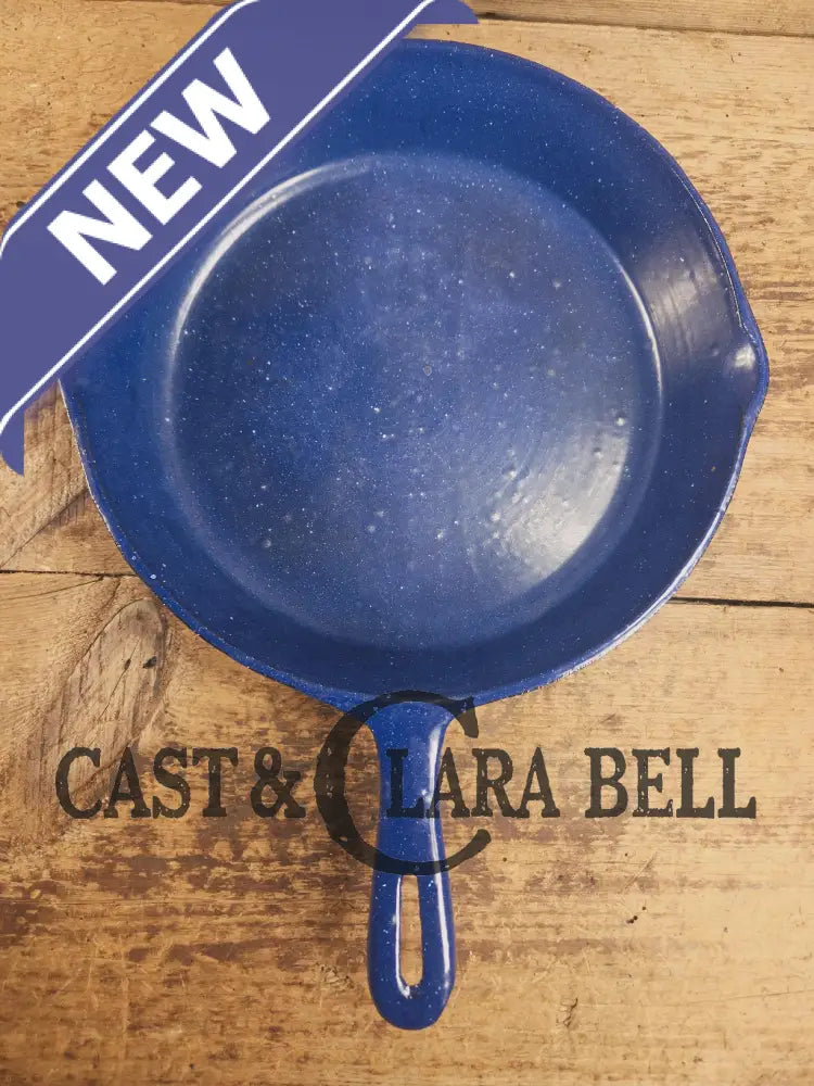 1930’s Wagner Unmarked #8 Cast Iron Sautee Skillet with blue speckled enamel! SC24 Skillet