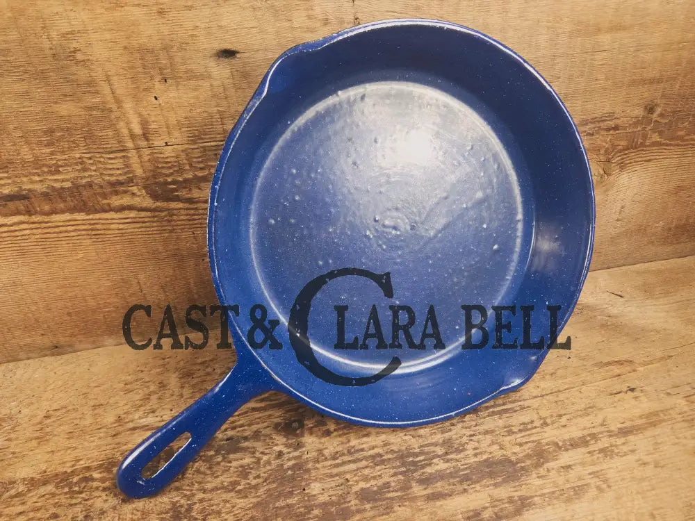 1930βs Wagner Unmarked #8 Cast Iron Sautee Skillet with blue speckled enamel! SC24 Skillet