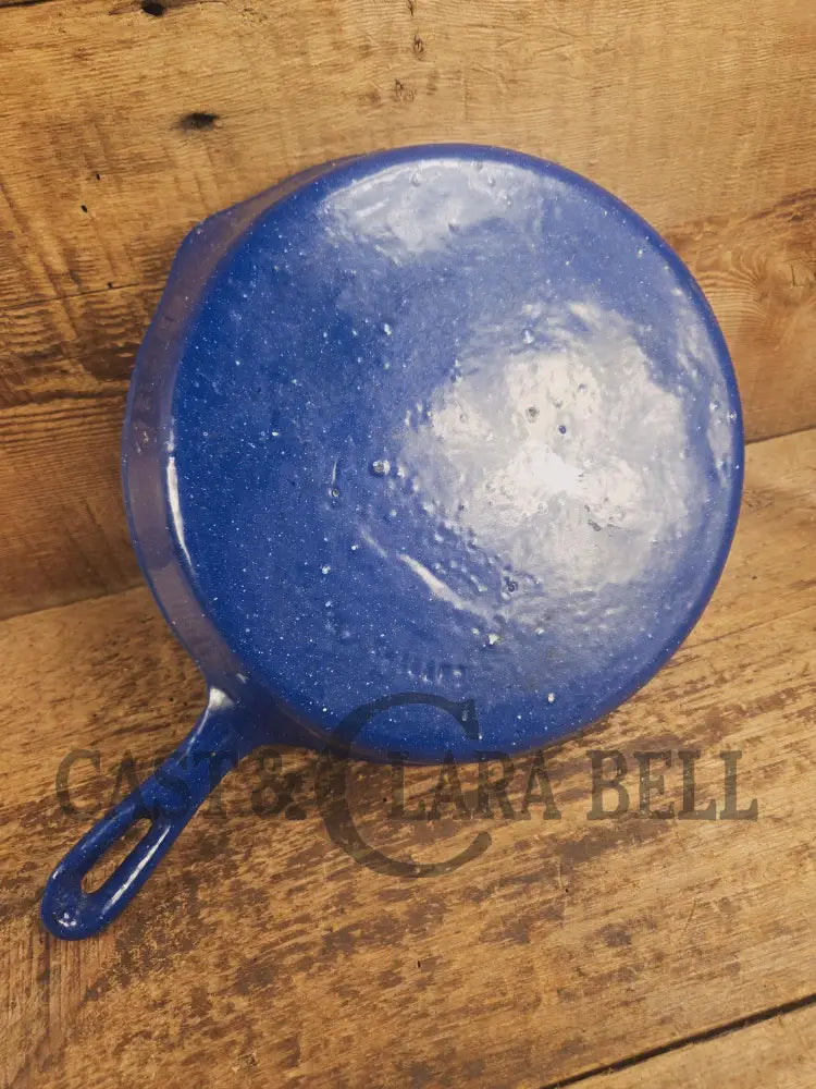 1930’s Wagner Unmarked #8 Cast Iron Sautee Skillet with blue speckled enamel! SC24 Skillet