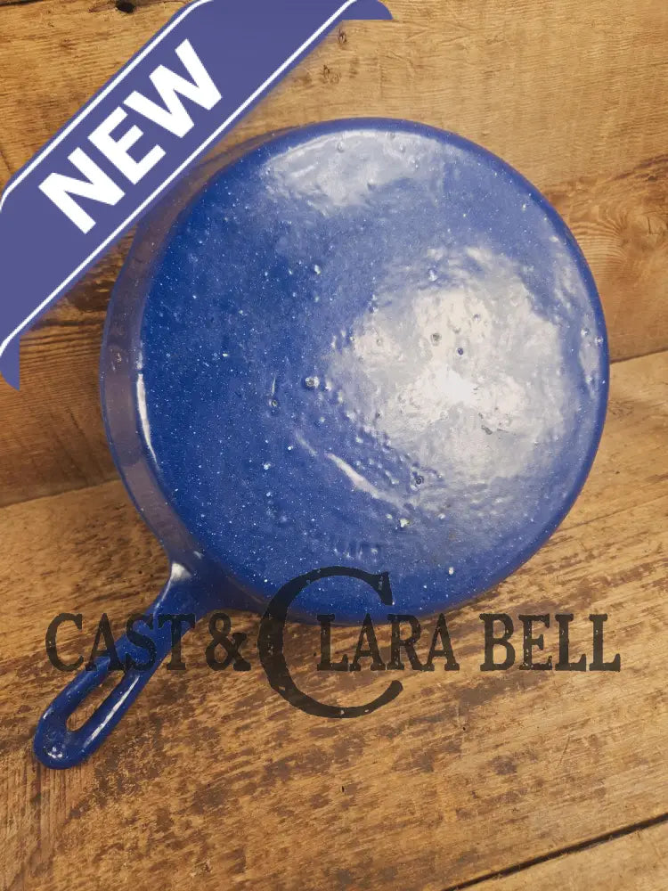 1930’s Wagner Unmarked #8 Cast Iron Sautee Skillet with blue speckled enamel! SC24 Skillet