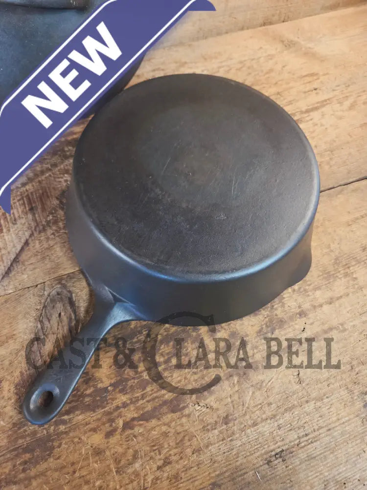 1930βs Wagner Ware #8 Deep Skillet with Lid and bullet style handle. Perfect chicken fryer - Skillet