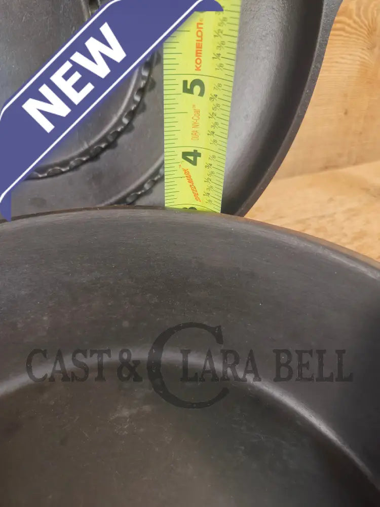 1930βs Wagner Ware #8 Deep Skillet with Lid and bullet style handle. Perfect chicken fryer - Skillet