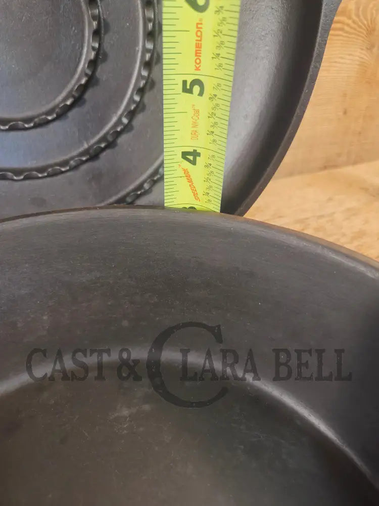 1930’s Wagner Ware #8 Deep Skillet with Lid and bullet style handle. Perfect chicken fryer - Skillet