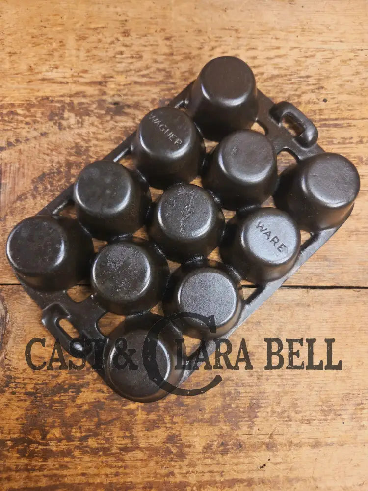 1930’s Wagner Ware Cast Iron Popover Pan 11 cup 1337 ’S’. Perfect for cornbread muffins or popovers Bakeware