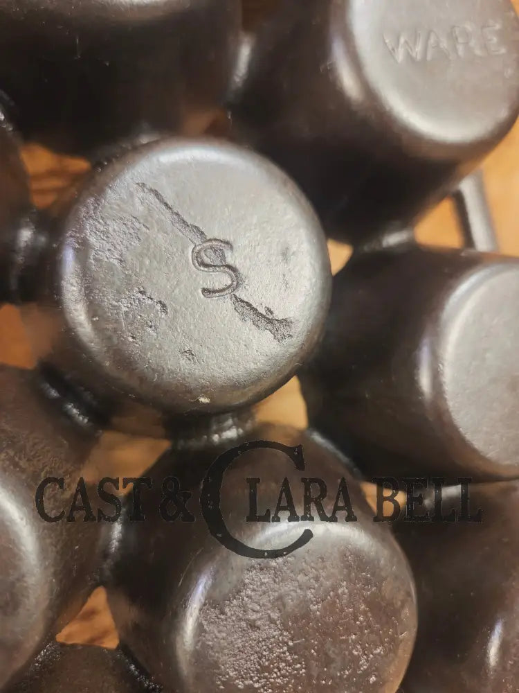 1930’s Wagner Ware Cast Iron Popover Pan 11 cup 1337 ’S’. Perfect for cornbread muffins or popovers Bakeware