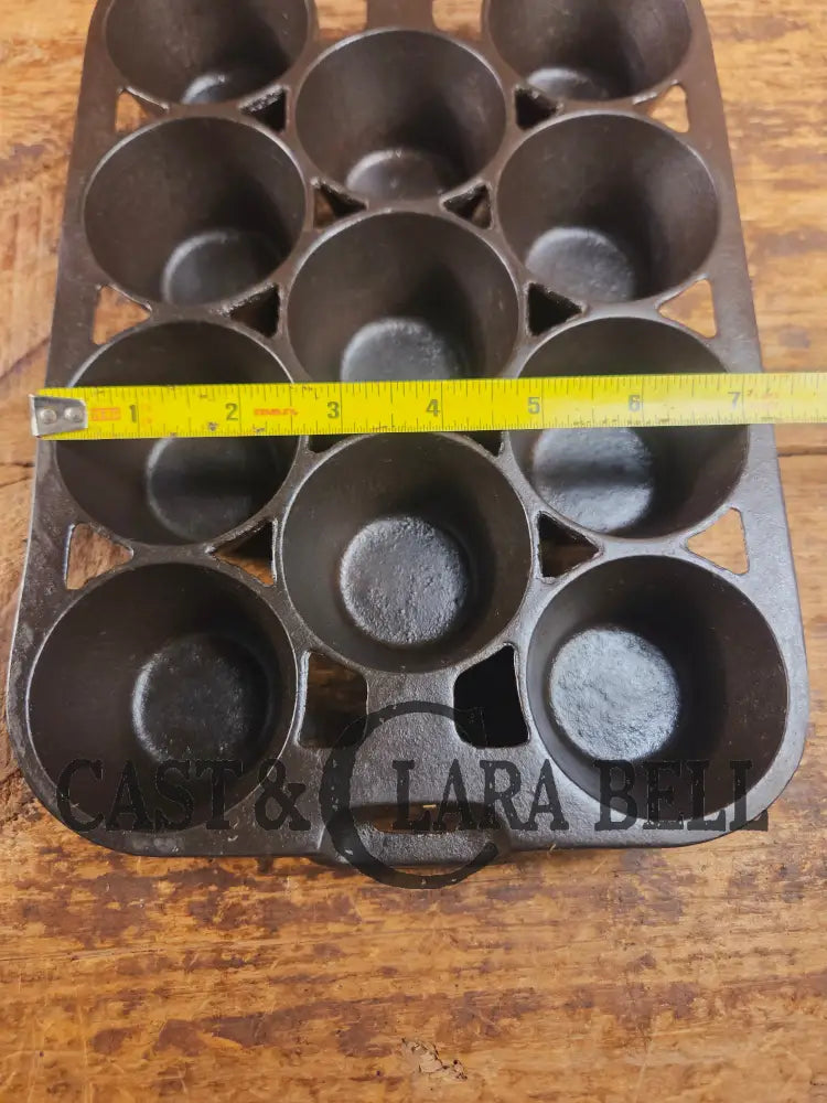 1930’s Wagner Ware Cast Iron Popover Pan 11 cup 1337 ’S’. Perfect for cornbread muffins or popovers Bakeware