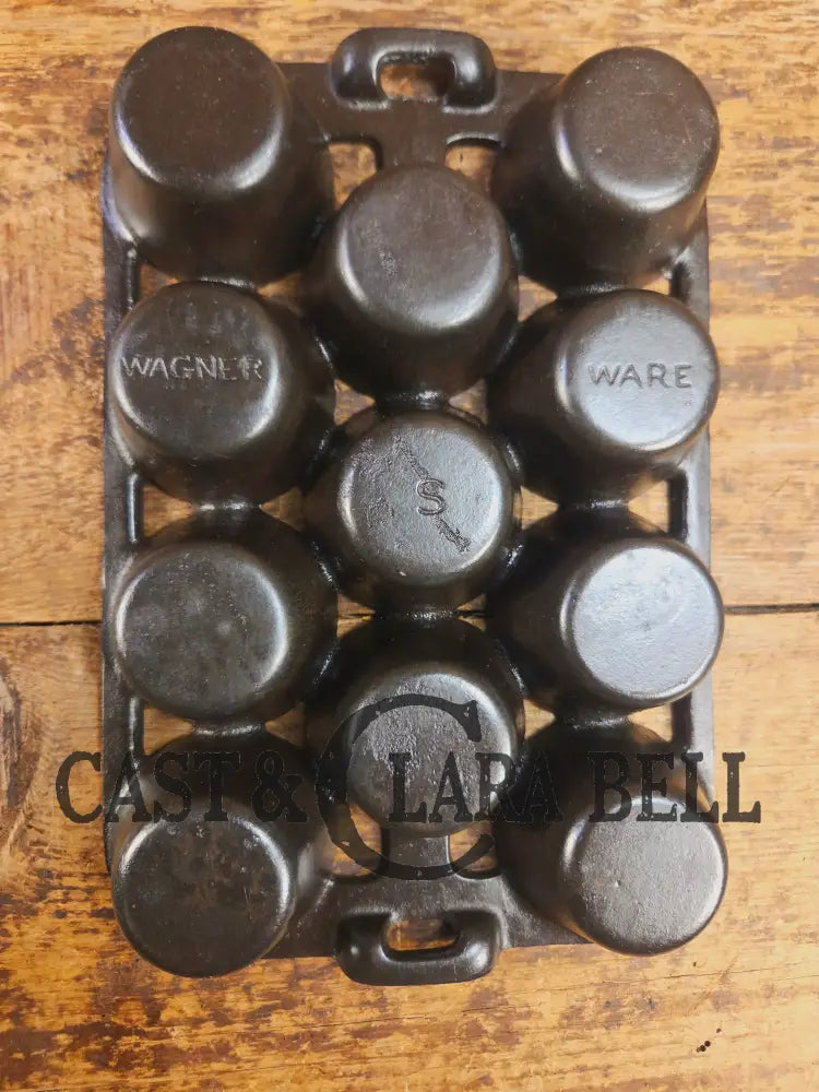 1930’s Wagner Ware Cast Iron Popover Pan 11 cup 1337 ’S’. Perfect for cornbread muffins or popovers Bakeware