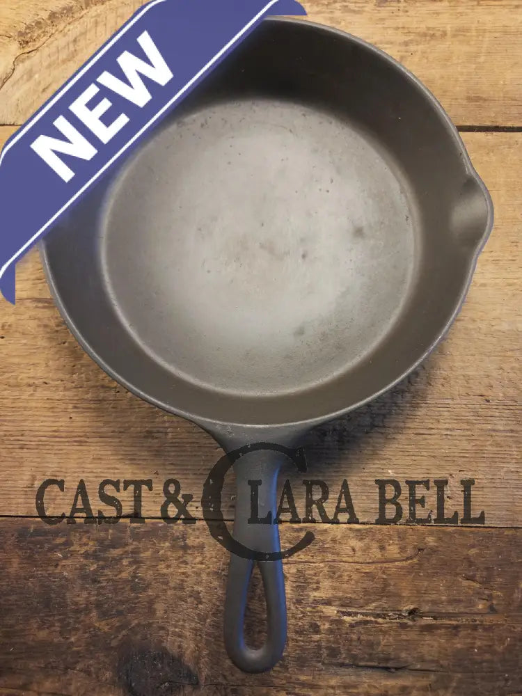 1930’s Wardway by Wagner Cast iron Skillet. #1432. These are not found often beautiful every day skillet with a cool