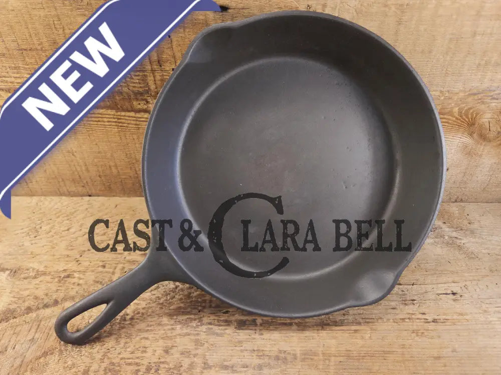 1930’s Wardway by Wagner Cast iron Skillet. #1432. These are not found often beautiful every day skillet with a cool