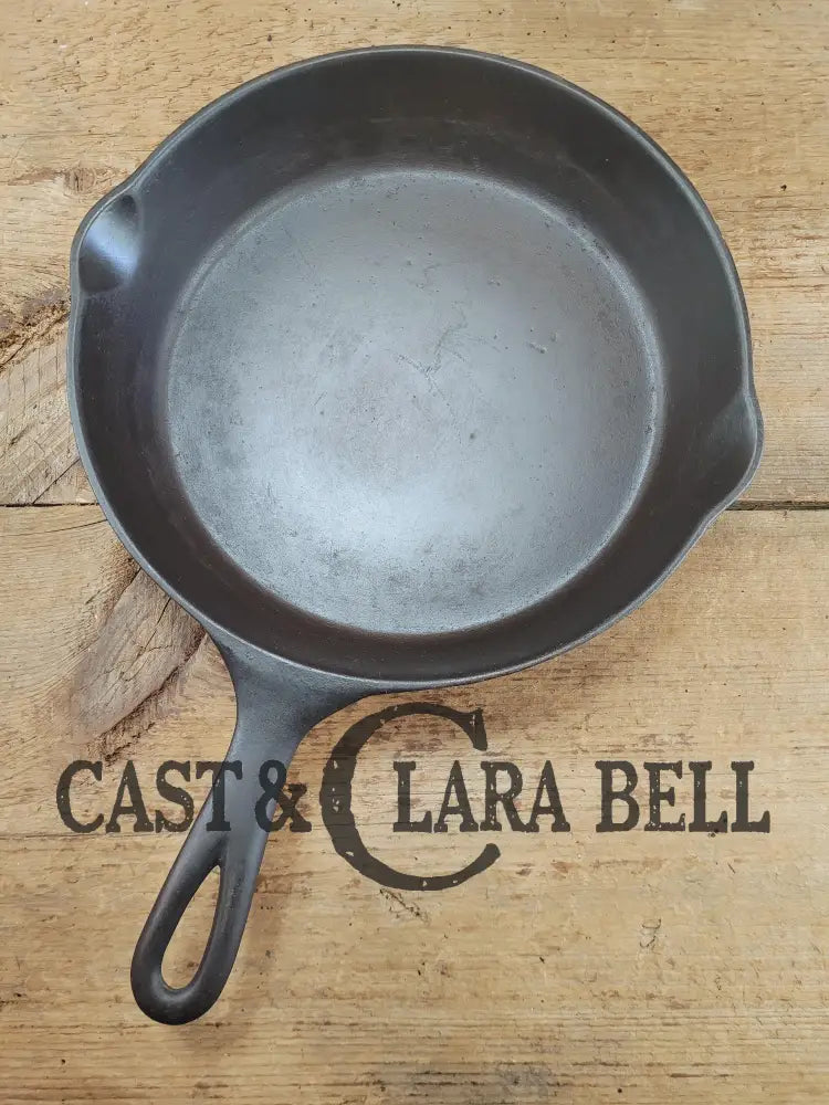 1930’s Wardway by Wagner Cast iron Skillet. #1432. These are not found often beautiful every day skillet with a cool