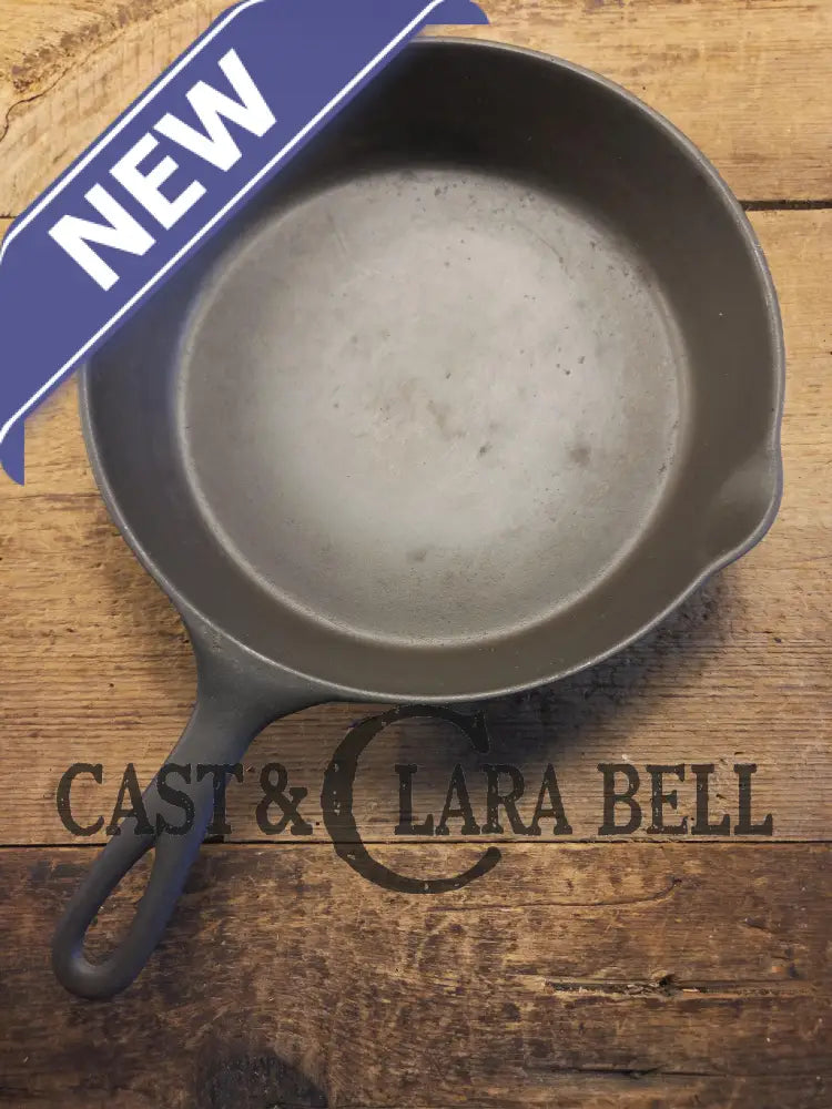 1930’s Wardway by Wagner Cast iron Skillet. #1432. These are not found often beautiful every day skillet with a cool