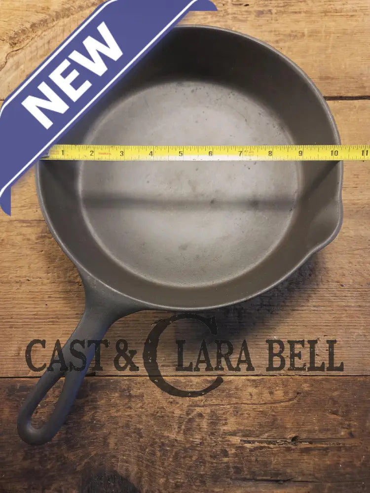 1930’s Wardway by Wagner Cast iron Skillet. #1432. These are not found often beautiful every day skillet with a cool