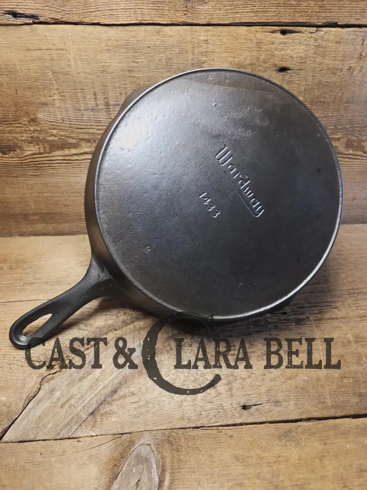 1930’s Wardway by Wagner Cast iron Skillet. #9 Size #1433. These are not found often beautiful every day skillet with a