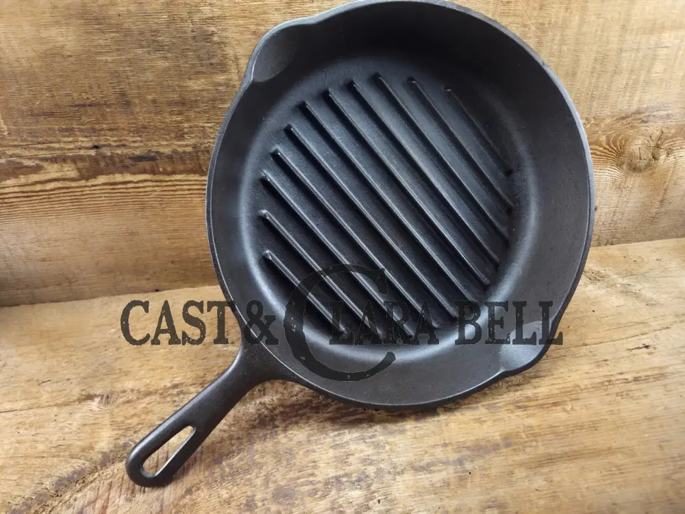 1940’s Big #9 Angus Broiler by Wagner. #1129 Fully marked beautiful and handy piece for grilling veggies and proteins!