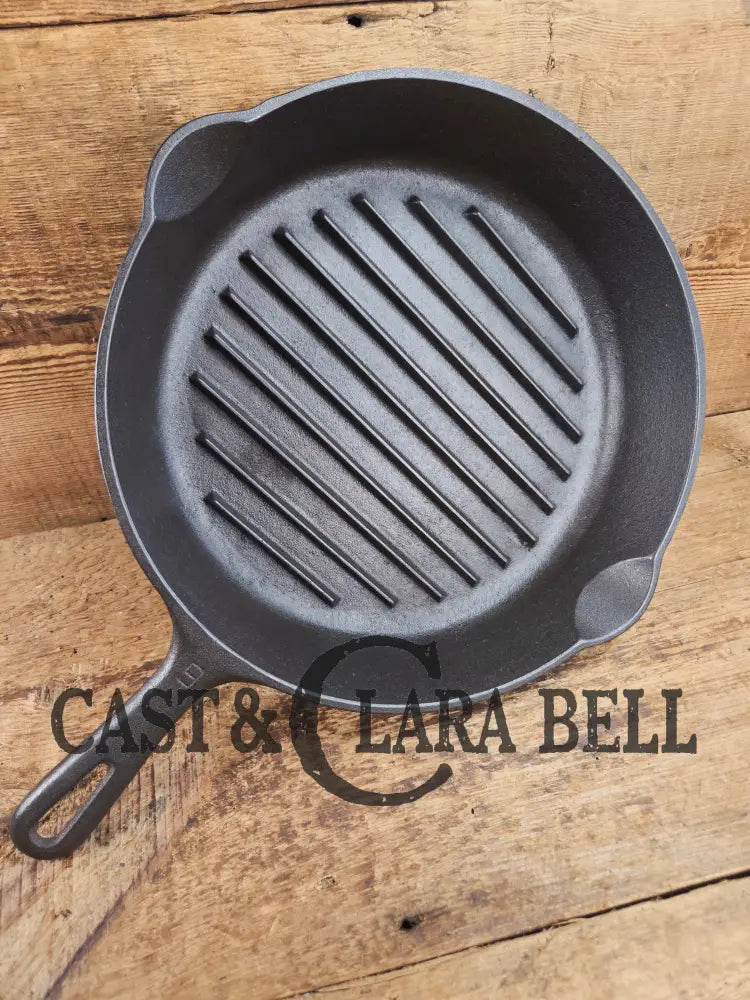 1940’s Big #9 Angus Broiler by Wagner. Beautiful and handy piece for grilling veggies and proteins! Skillet