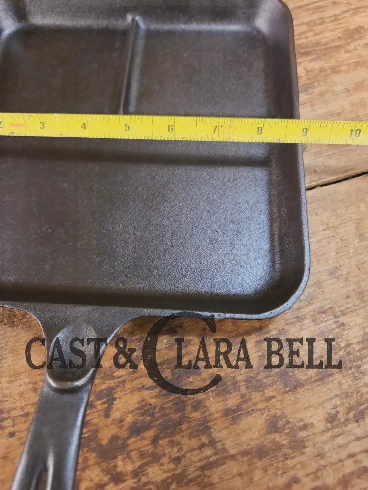 1940βs Era Wagner Ware Bacon and Egg Cast Iron Breakfast Skillet 1101 Square handle. Great gift idea! Skillet