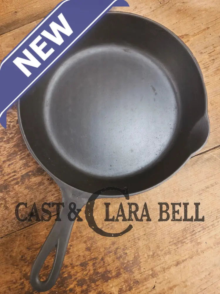 1940βs Griswold #6 Cast Iron Skillet with Small Block Logo and Smooth Bottom 699 I Skillet