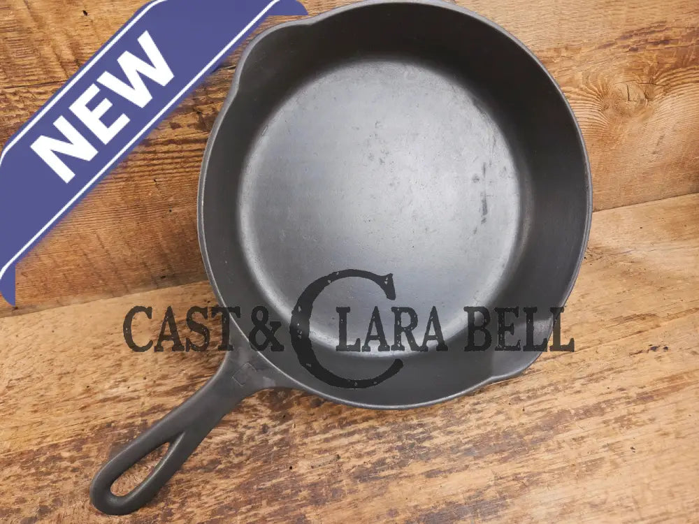 1940βs Griswold #6 Cast Iron Skillet with Small Block Logo and Smooth Bottom 699 I Skillet