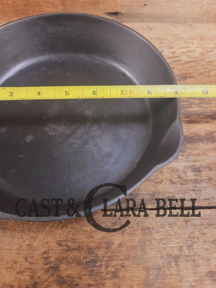 1940βs Griswold #6 Cast Iron Skillet with Small Block Logo and Smooth Bottom 699 K Skillet
