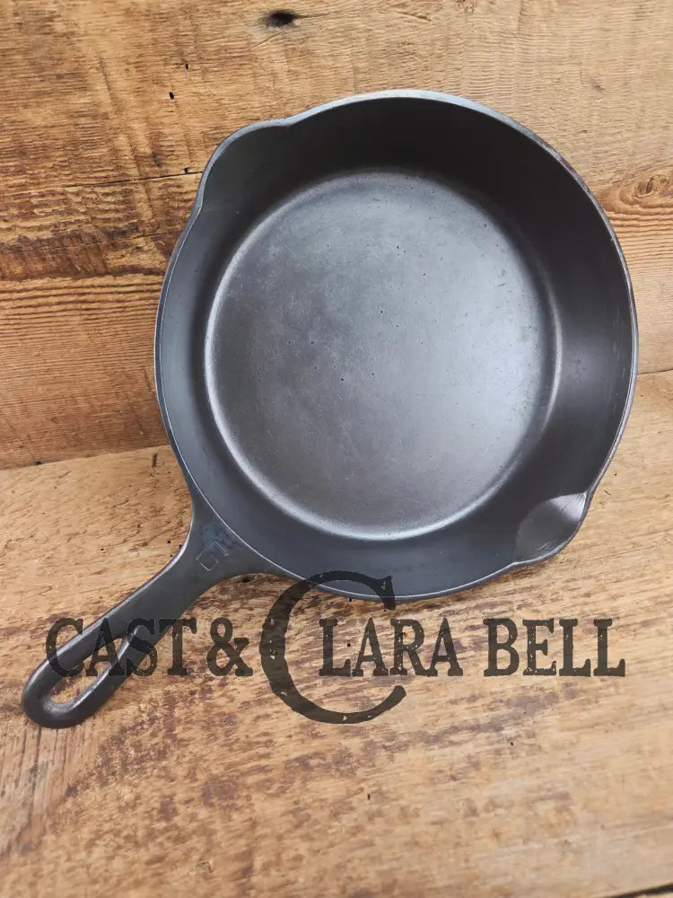 1940’s Griswold #6 Cast Iron Skillet with Small Block Logo and Smooth Bottom 699 L Skillet