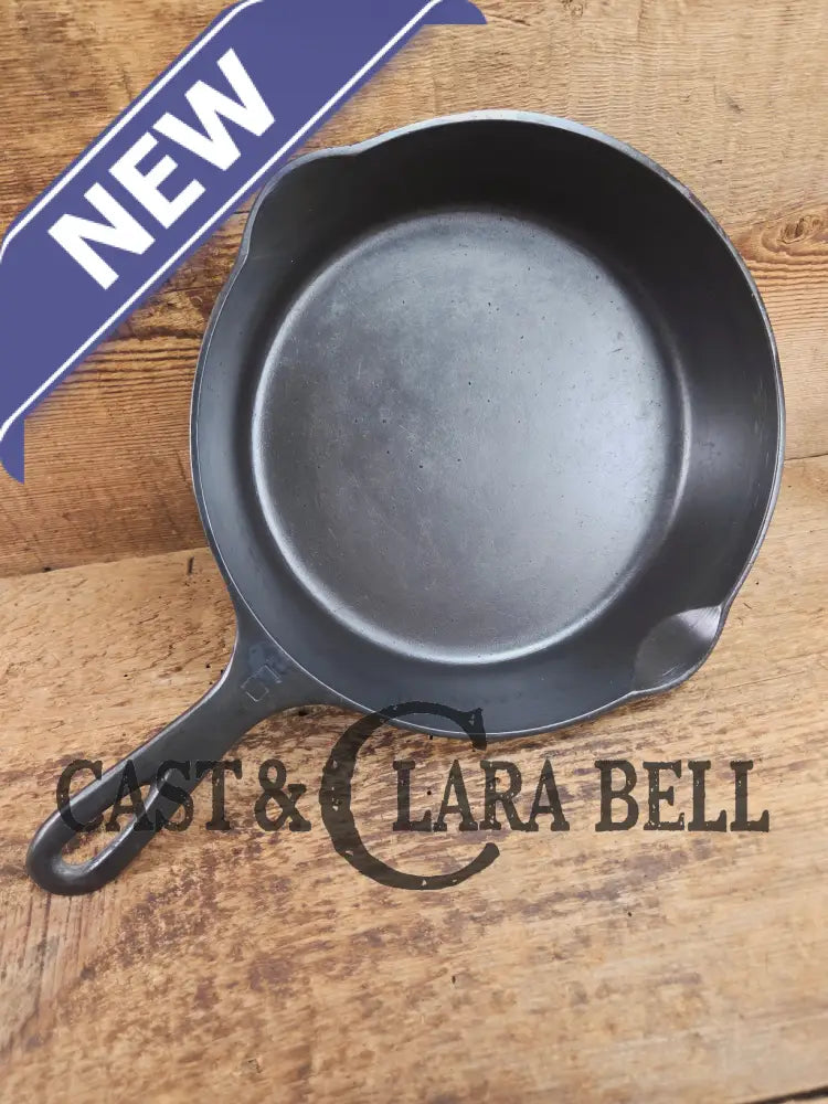 1940’s Griswold #6 Cast Iron Skillet with Small Block Logo and Smooth Bottom 699 L Skillet