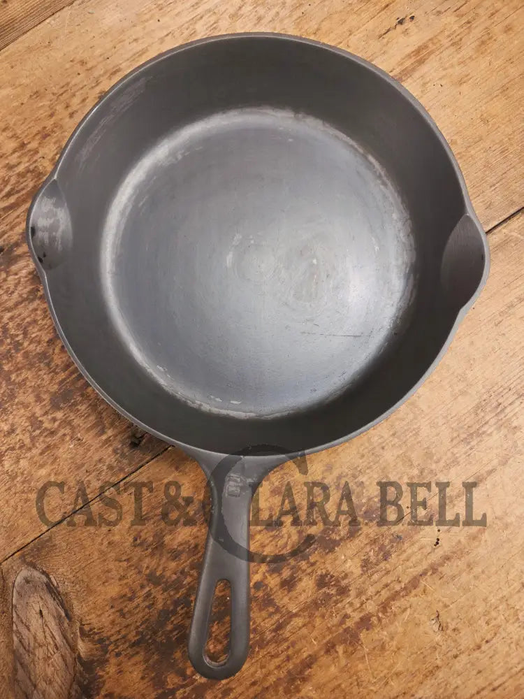 1940βs Griswold #6 Cast Iron Skillet with Small Block Logo and Smooth Bottom 699 Y Skillet