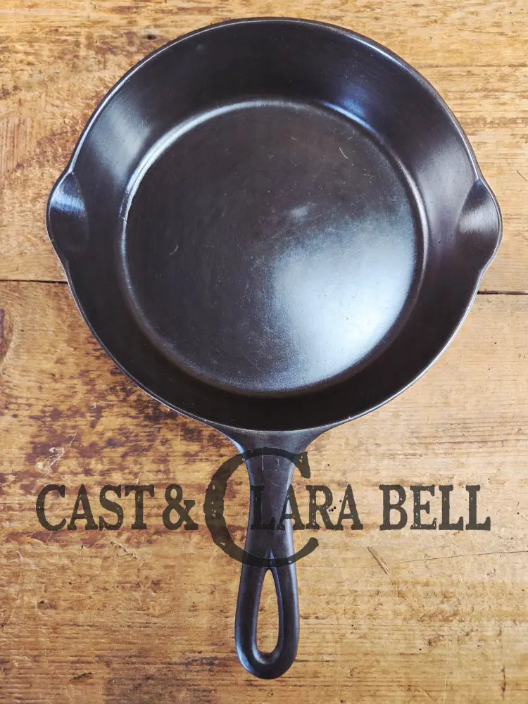 1940βs Griswold #6 Cast Iron Skillet with Small Block Logo Flat Handle and Smooth Bottom 699 B. Wonderful sautΓ© pan