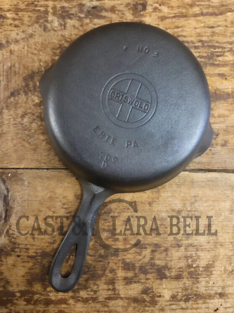 1940βs Griswold No. 3 Cast Iron Egg Skillet with Small Block Logo 709 D Skillet
