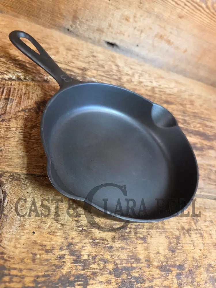 1940βs Griswold No. 3 Cast Iron Egg Skillet with Small Block Logo 709 E - Skillet