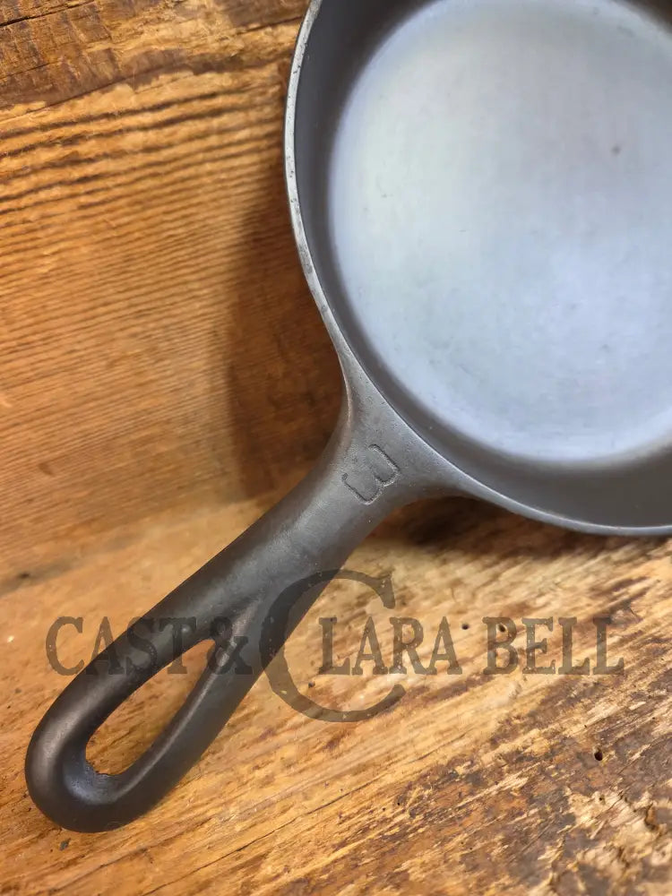 1940βs Griswold No. 3 Cast Iron Egg Skillet with Small Block Logo 709 E - Skillet