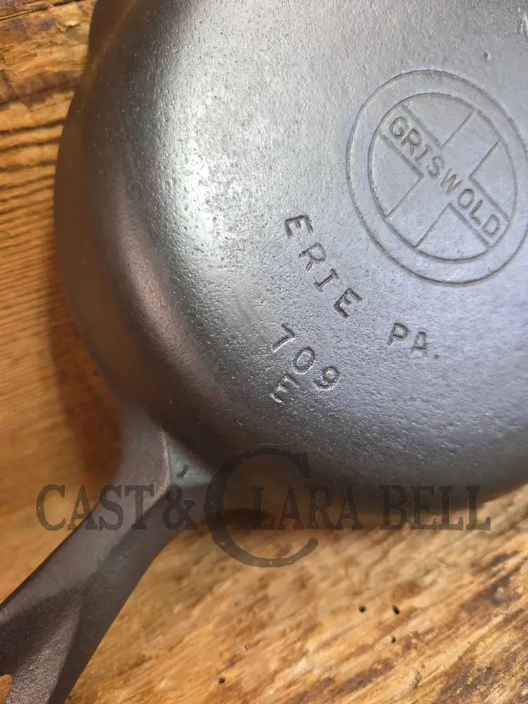 1940βs Griswold No. 3 Cast Iron Egg Skillet with Small Block Logo 709 E - Skillet