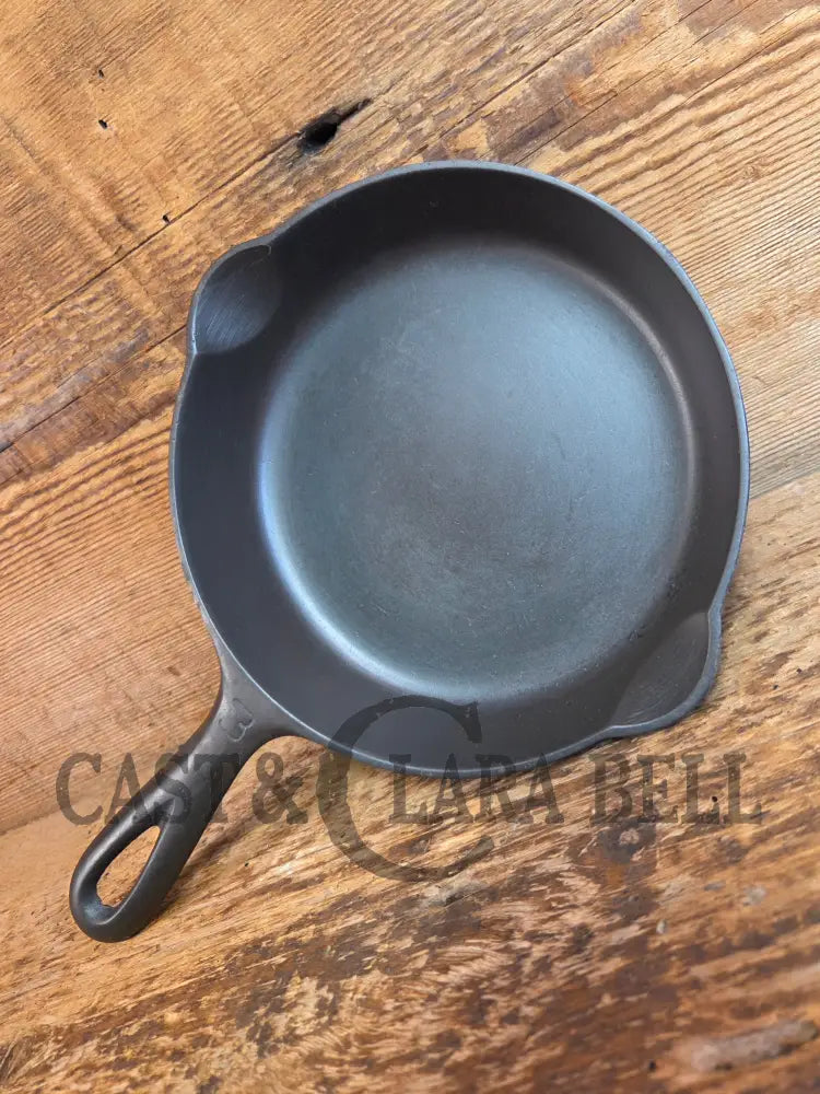1940βs Griswold No. 3 Cast Iron Egg Skillet with Small Block Logo 709 E - Skillet