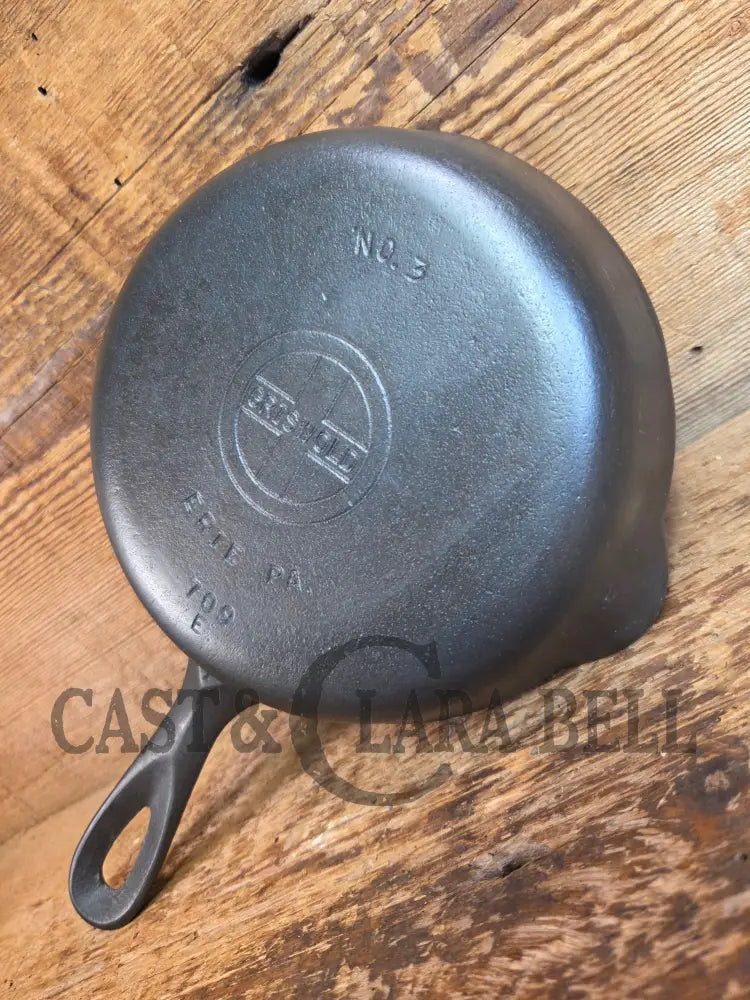 1940βs Griswold No. 3 Cast Iron Egg Skillet with Small Block Logo 709 E - Skillet