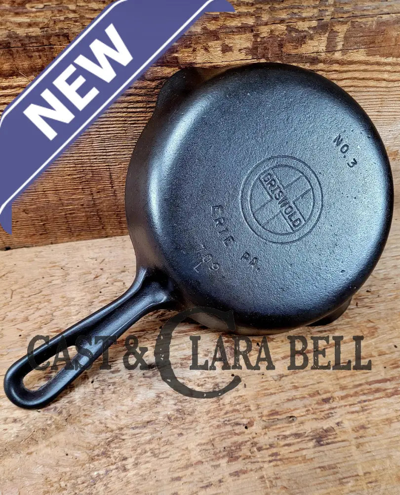 1940βS Griswold No. 3 Cast Iron Egg Skillet With Unique Grooved Handle 709 L
